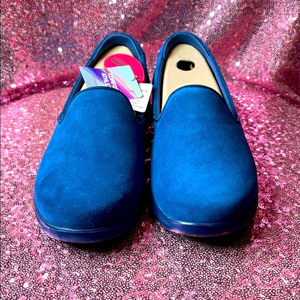 Sketchers Gostep Lite.